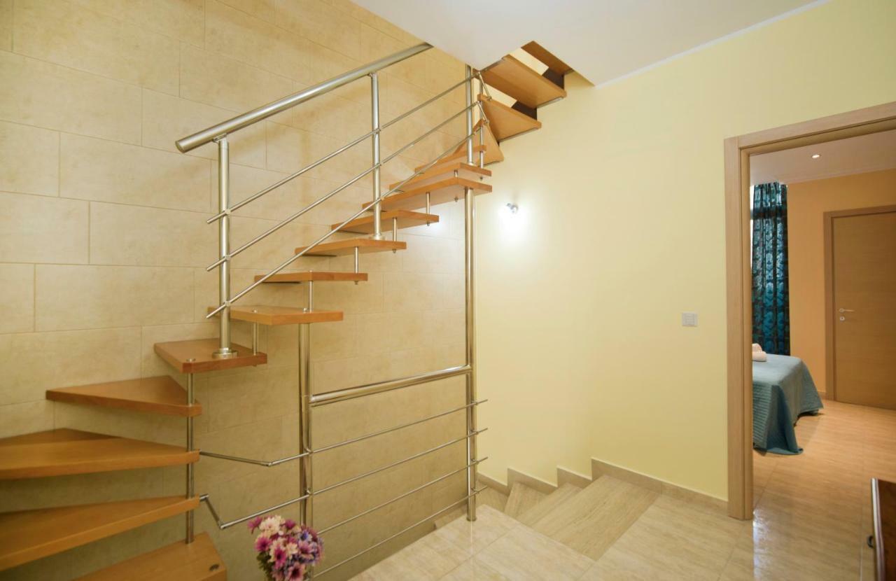 Sliema Duplex 1 Bedroom Apartment With 2 Bathrooms- Sleep 4 Экстерьер фото